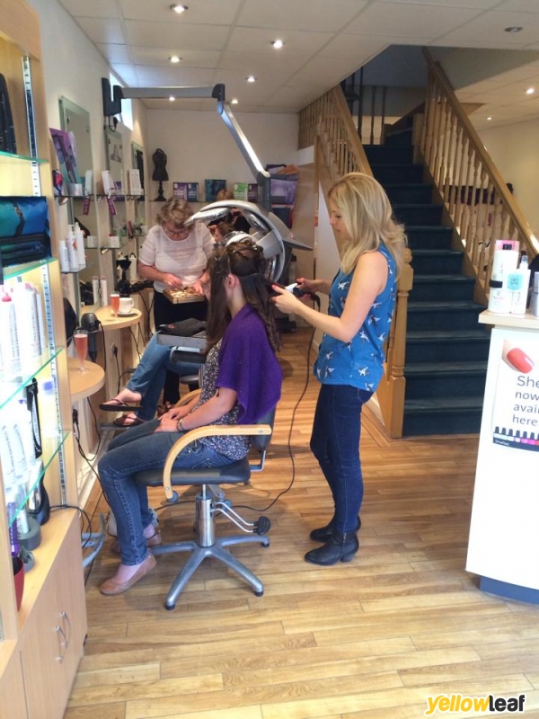 Biancos Hair World Reviews & Opening Times